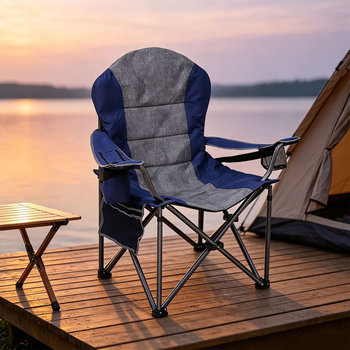 Heavy lawn chair with cup holder