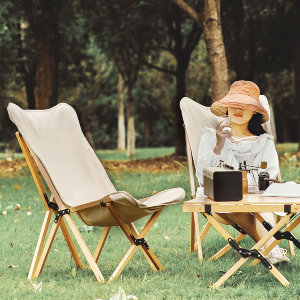 Portable folding chair with outer bag