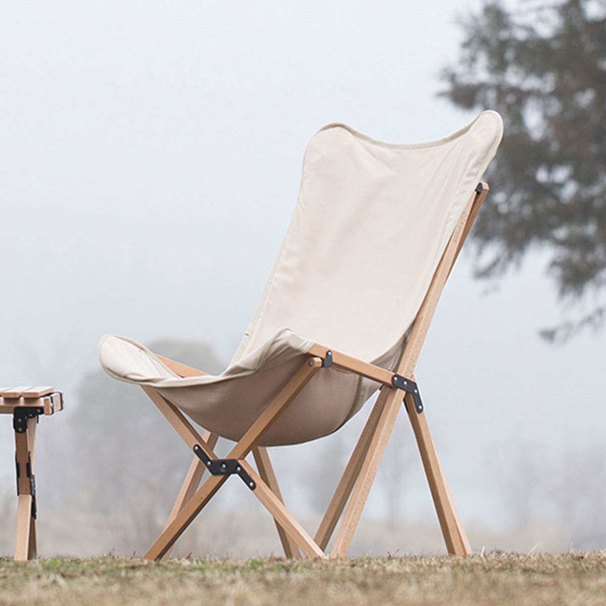 Portable folding chair with outer bag