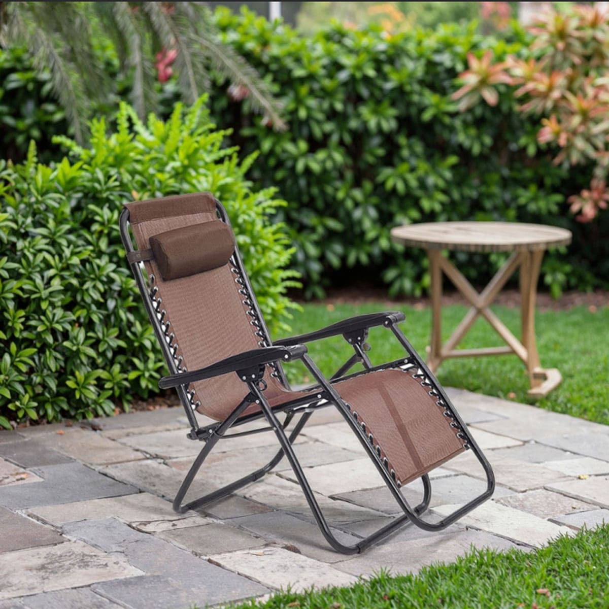 Outdoor Lounge Chairs with Cup Holder