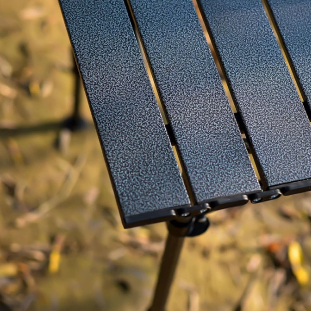 Folding table with adjustable height
