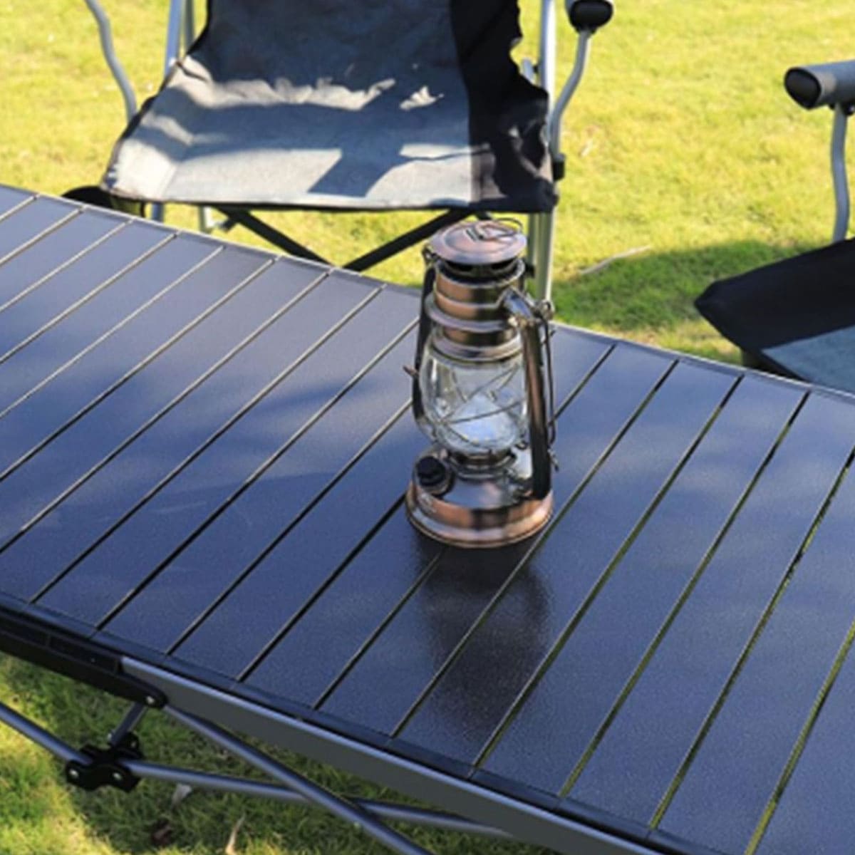 Adjustable aluminum camping table