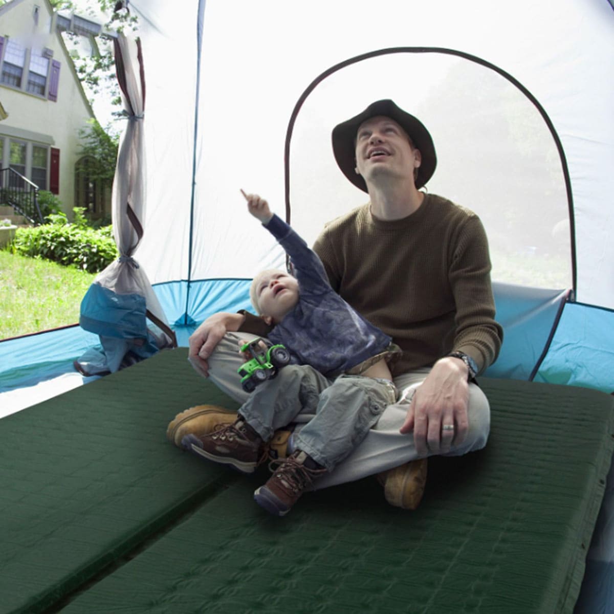 Self-Inflating Sleeping Pad