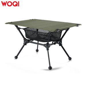 Lightweight portable folding table